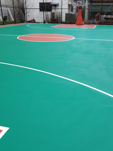 双峰 球场长期使用易出现地面开裂